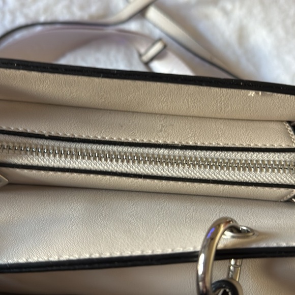 NEW Steve Madden Valentine’s Day Kisses Bevelyn Crossbody Handbag 💋💋 - Picture 12 of 14